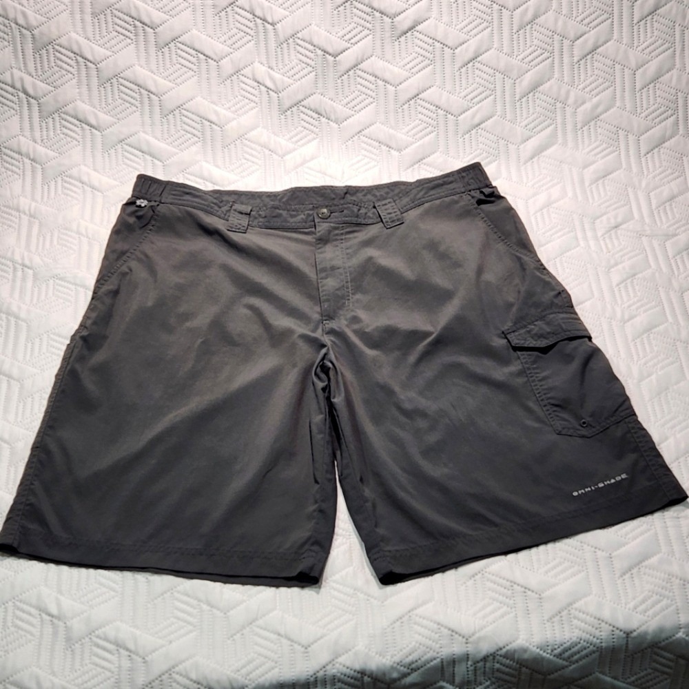Columbia Sportswear Men's Shorts Omni-Shade PFG Cargo‎ Khaki Gray Sz 38 5 Pocket